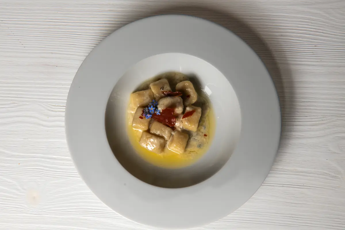Ricetta tradizionale friulana servita in malga